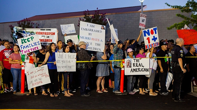 protesters_si
