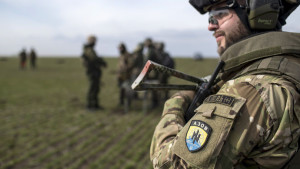 canada-ukraine-training-extremists.si