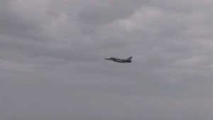 us-destroyer-russian-jet.si